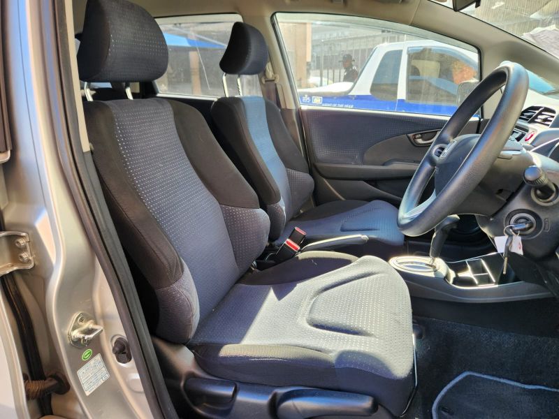  28951  HONDA FIT  2010  