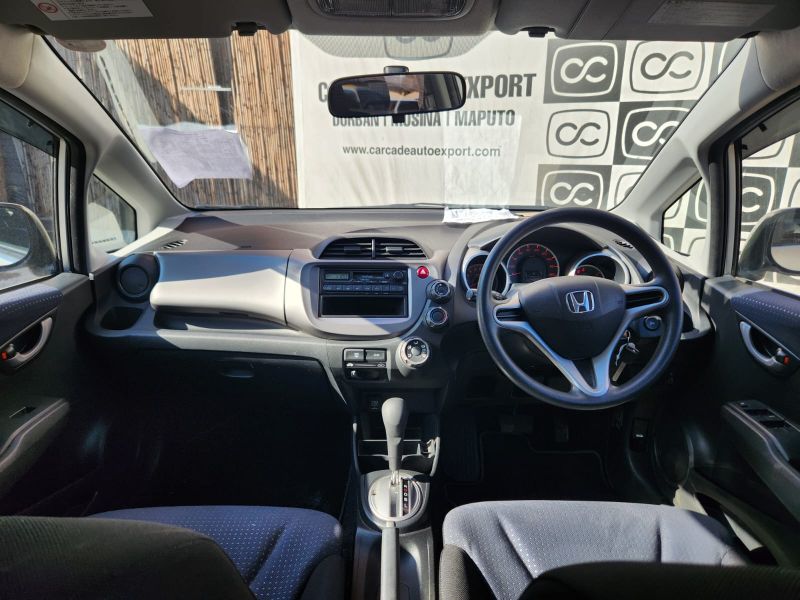  28951  HONDA FIT  2010  