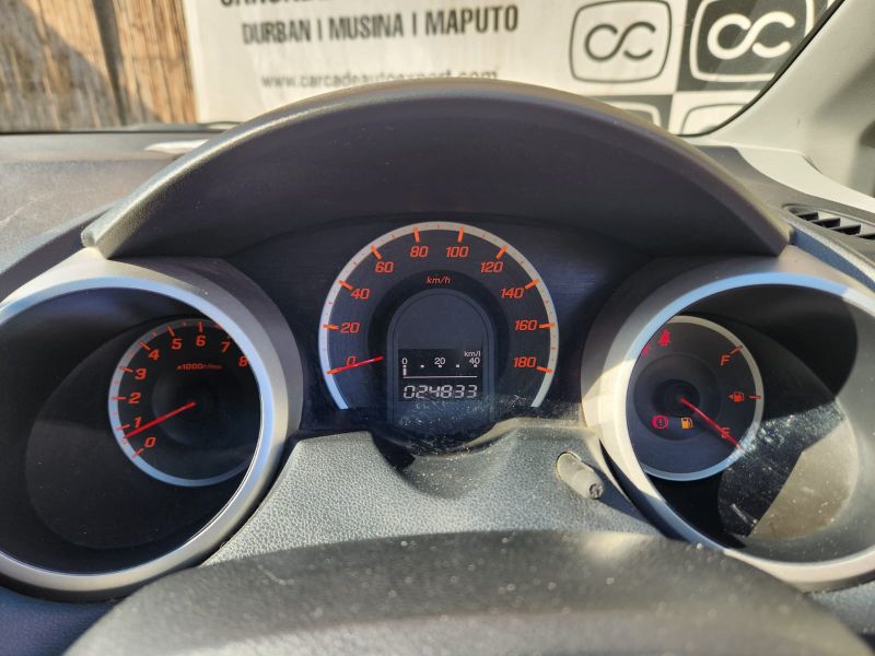  28951  HONDA FIT  2010  