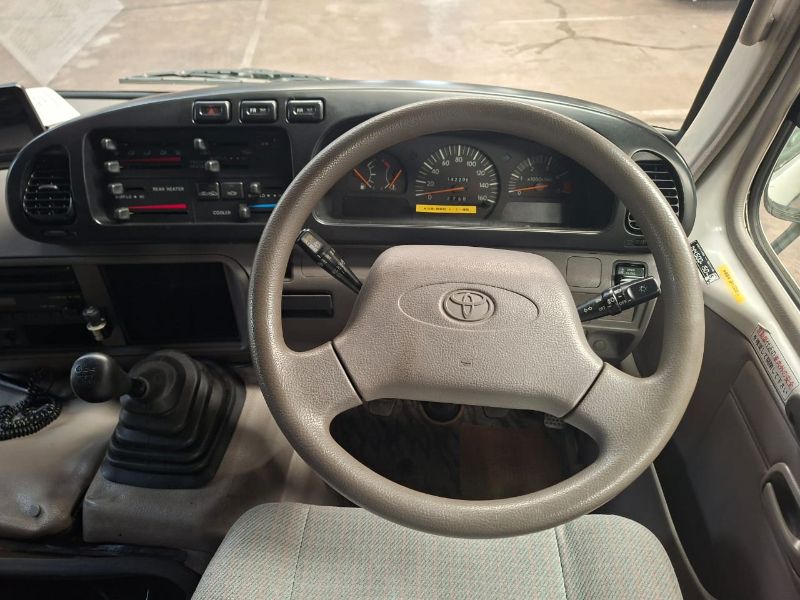  28958  TOYOTA COASTER  2003  
