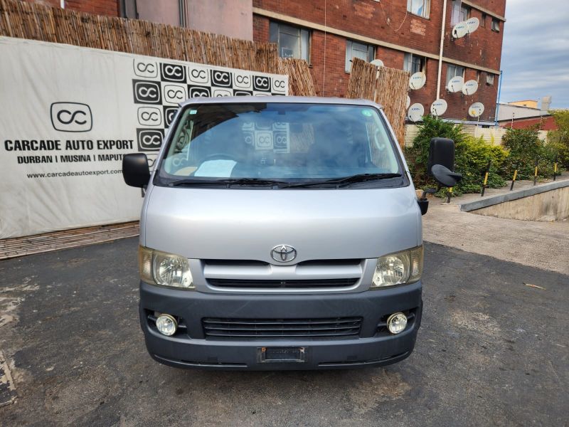28964 TOYOTA HIACE 2004