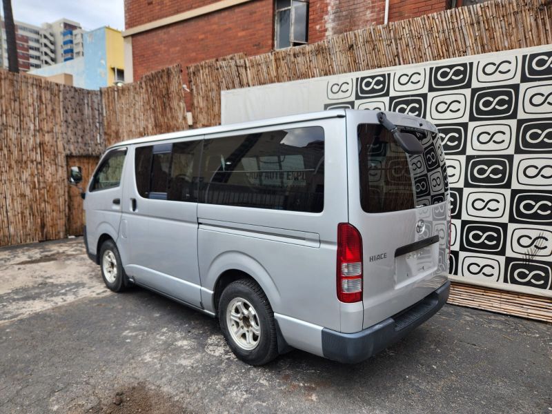  28964  TOYOTA HIACE  2004  
