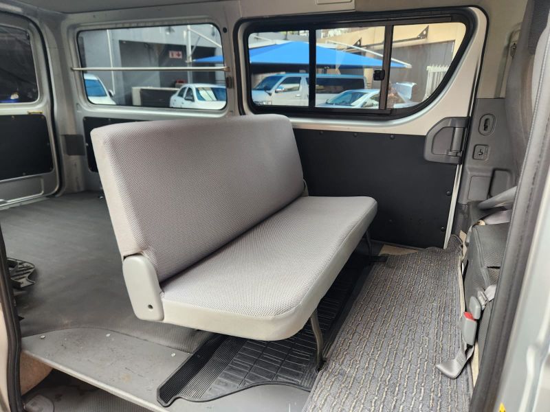  28964  TOYOTA HIACE  2004  