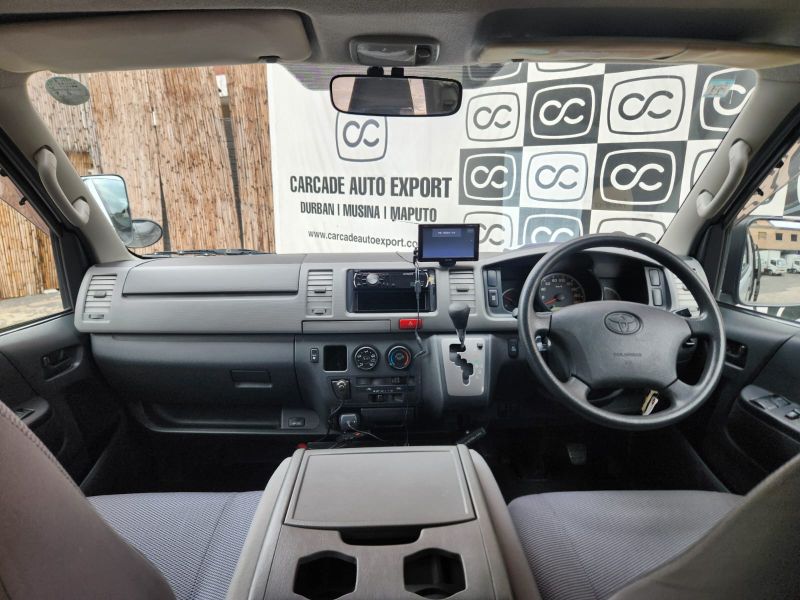  28964  TOYOTA HIACE  2004  