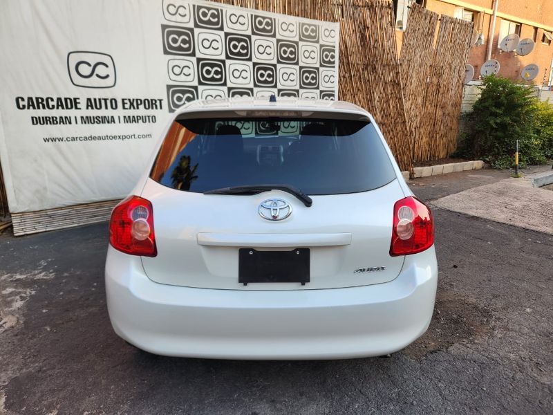 28968  TOYOTA AURIS  2008