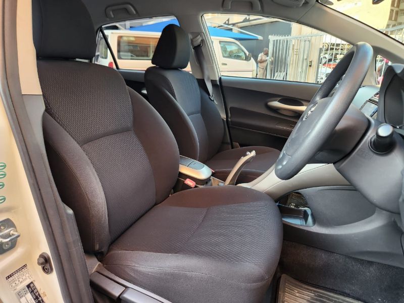 28968  TOYOTA AURIS  2008