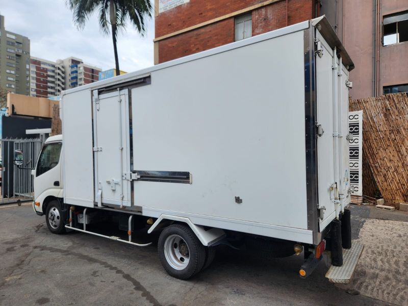  28984  HINO DUTRO  2014  