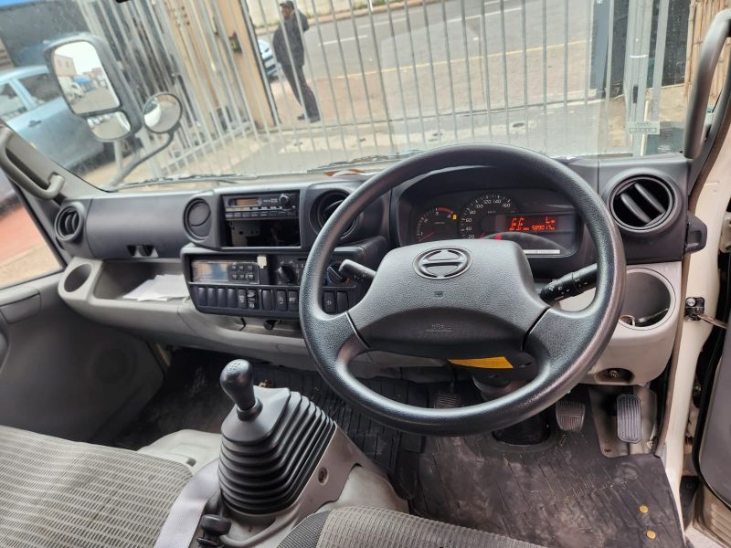  28984  HINO DUTRO  2014  