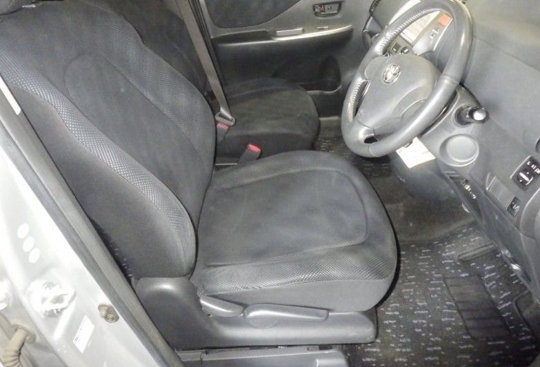  29002  TOYOTA RACTIS  2005  