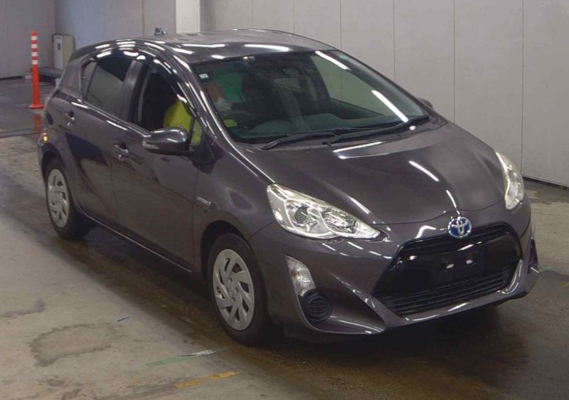 29013 TOYOTA AQUA 2016