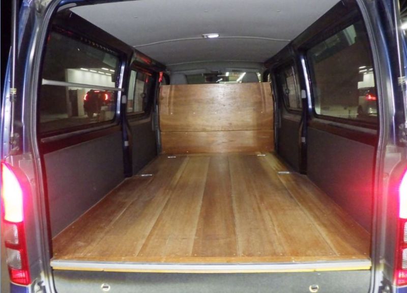  29014  TOYOTA HIACE  2006  