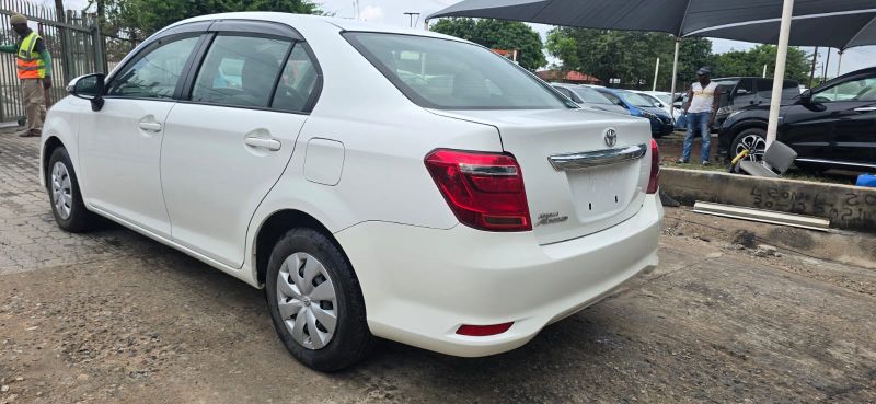  29015  TOYOTA COROLLA AXIO  2016  