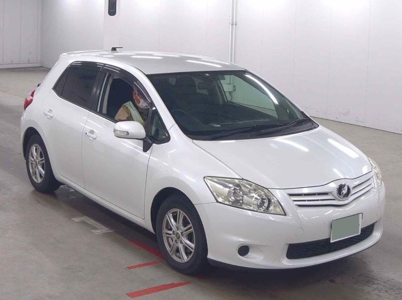 29016 TOYOTA AURIS 2010