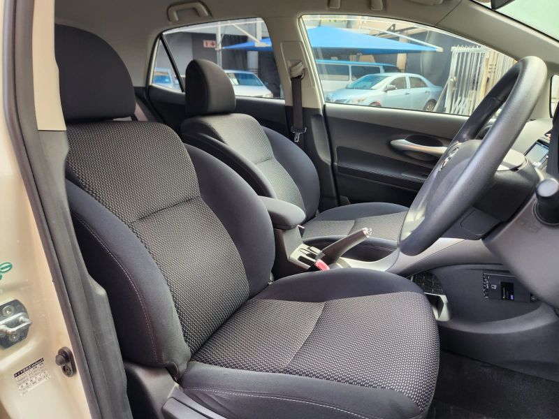  29016  TOYOTA AURIS  2010  