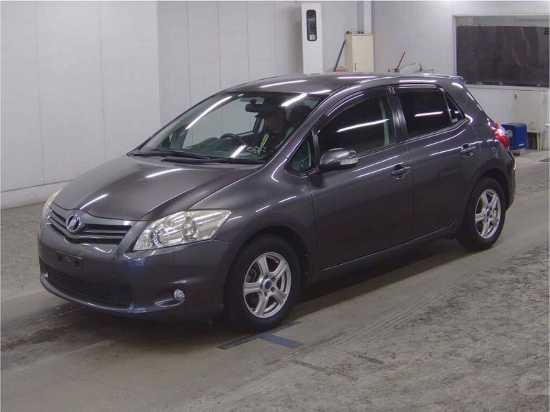  29020  TOYOTA AURIS  2010  