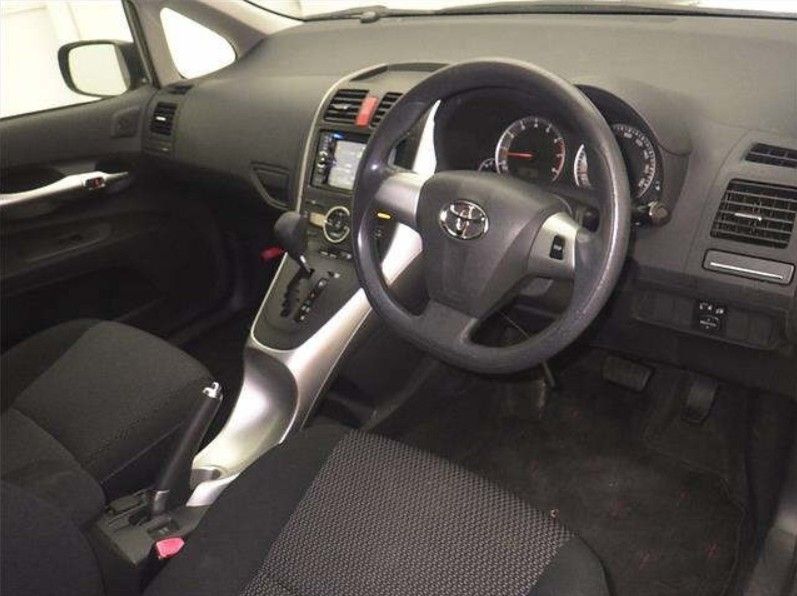  29024  TOYOTA AURIS  2010  