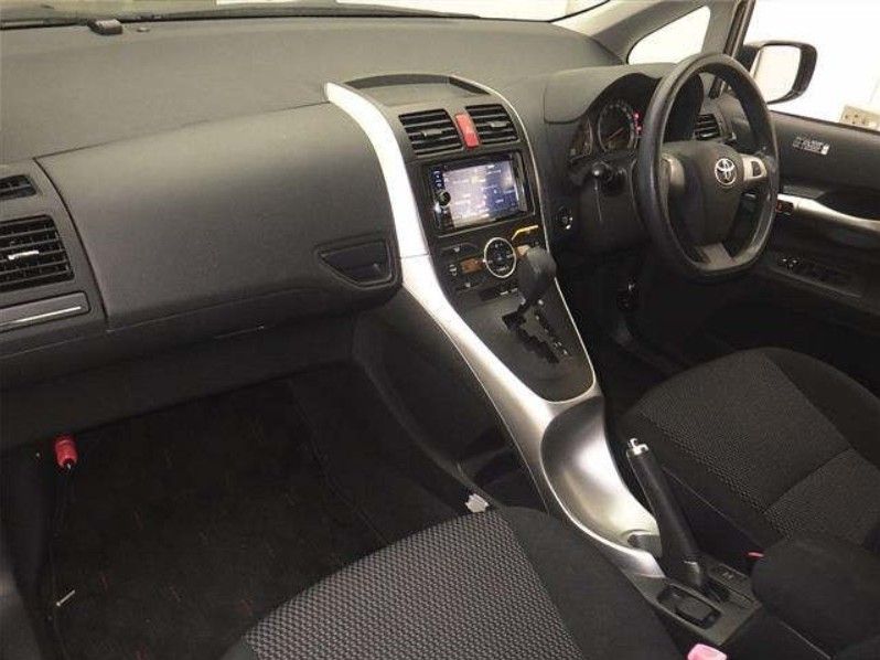  29024  TOYOTA AURIS  2010  