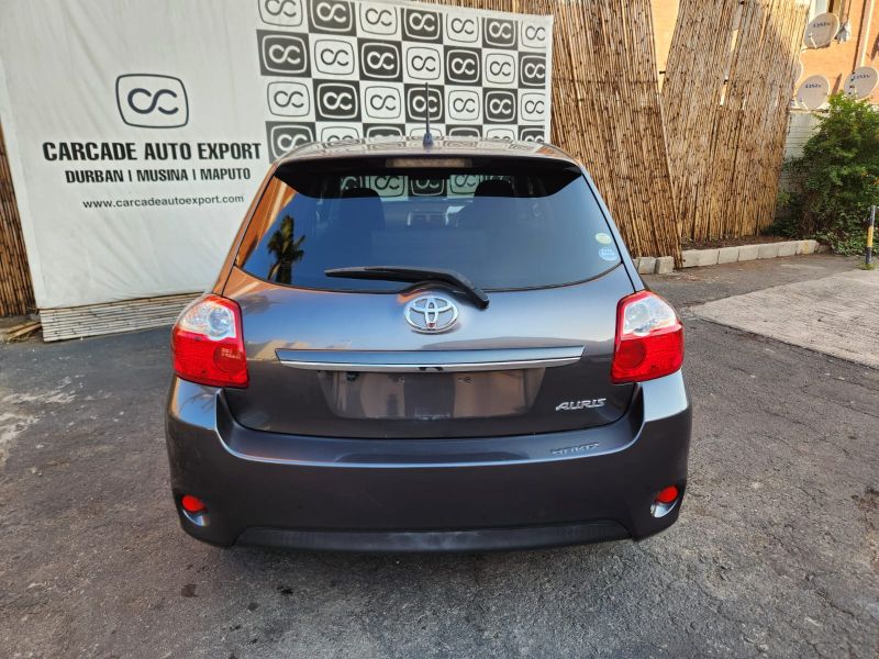  29024  TOYOTA AURIS  2010  