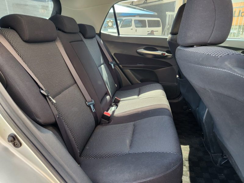 29025 TOYOTA AURIS 2010