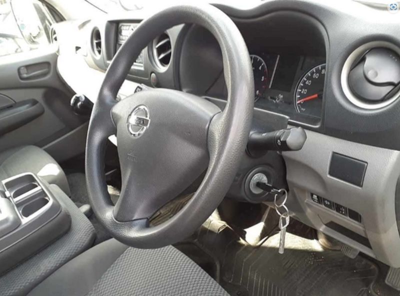  29038  NISSAN CARAVAN  2017  