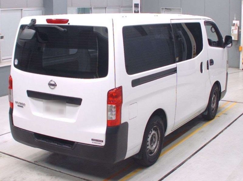  29038  NISSAN CARAVAN  2017  