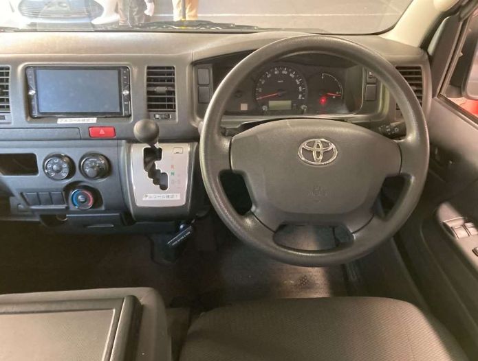  29039  TOYOTA HIACE  2016  