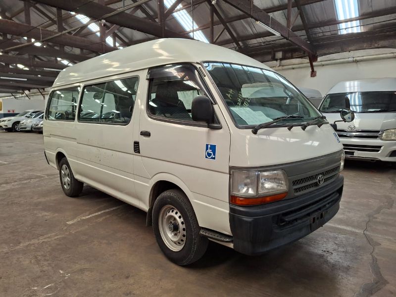 29047  TOYOTA HIACE  2003