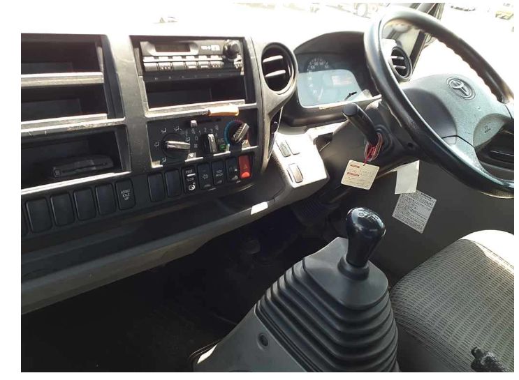  29050  TOYOTA DYNA  2013  