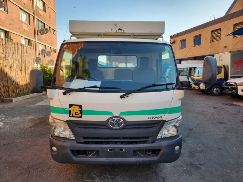  29050  TOYOTA DYNA  2013 