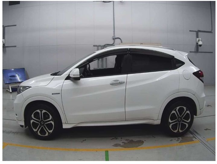  29051  HONDA VEZEL  2016  