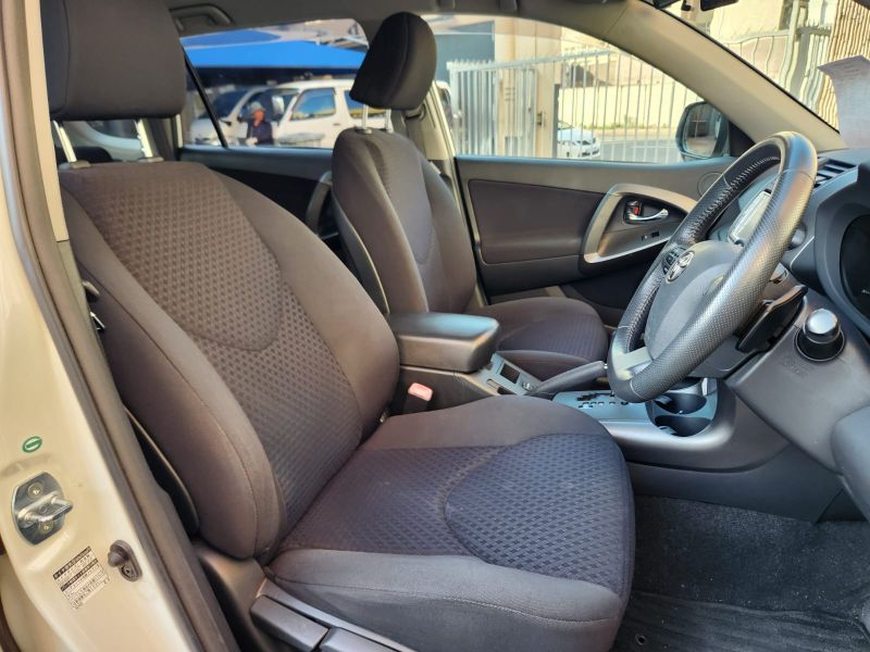 29064  TOYOTA VANGUARD  2010