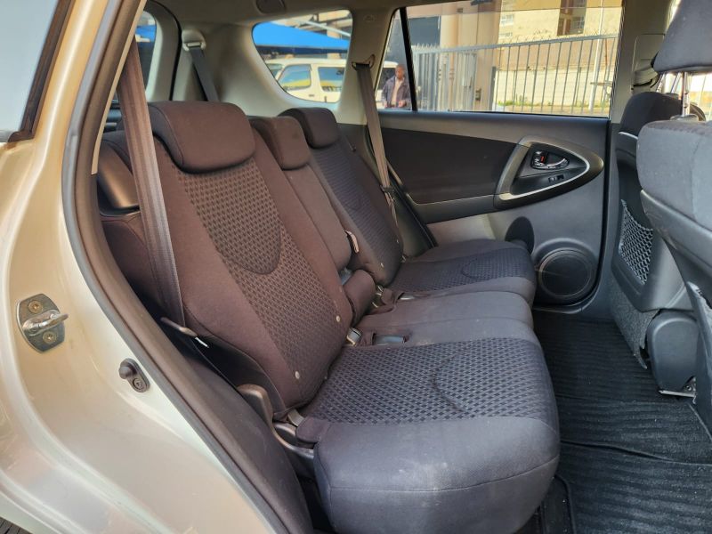 29064  TOYOTA VANGUARD  2010