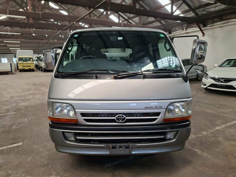  29066  TOYOTA REGIUS  2003 
