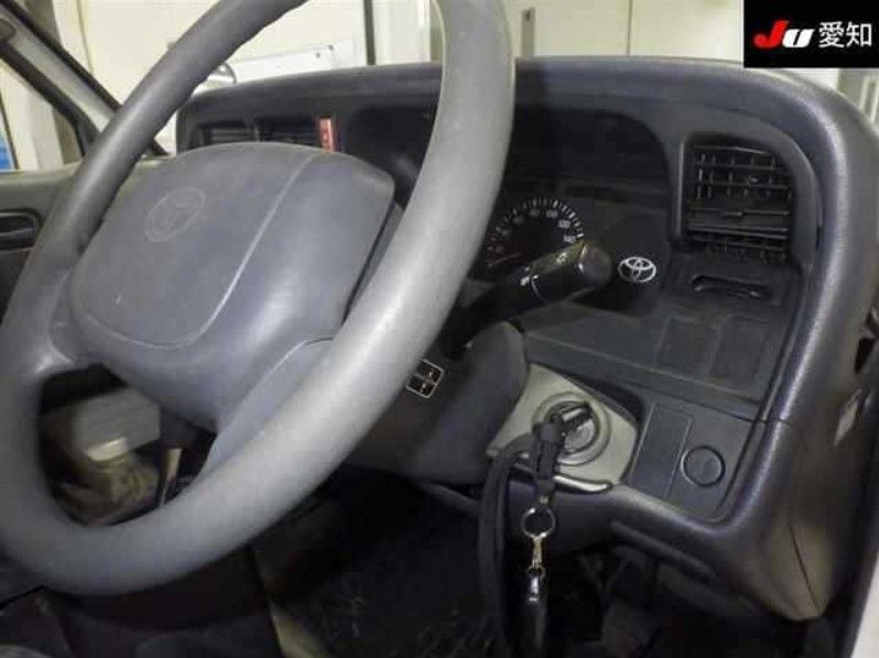  29067  TOYOTA HIACE  2004  