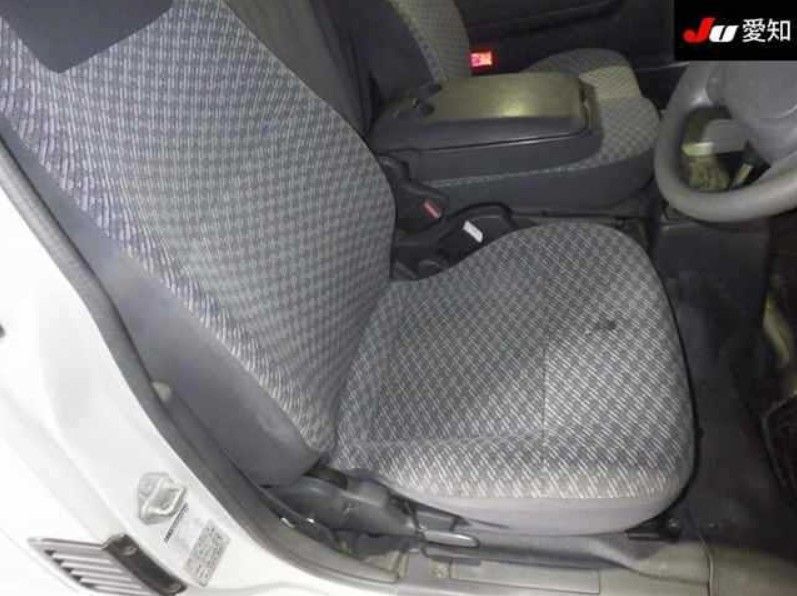  29067  TOYOTA HIACE  2004  