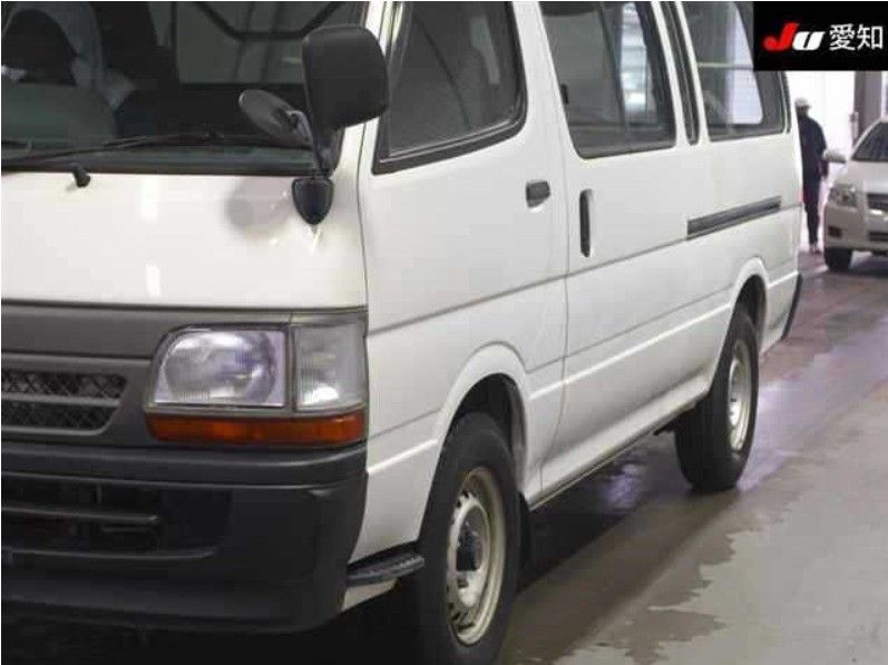  29067  TOYOTA HIACE  2004  