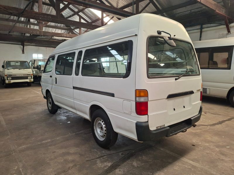  29067  TOYOTA HIACE  2004  