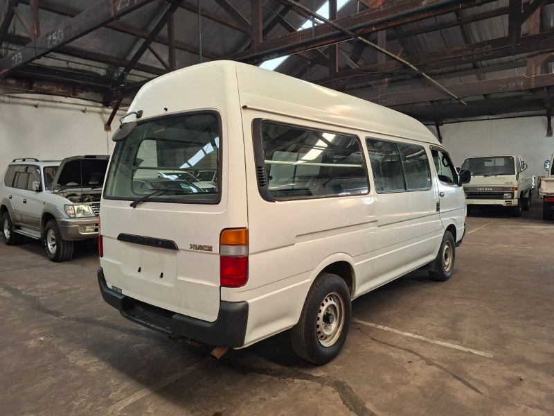  29067  TOYOTA HIACE  2004  