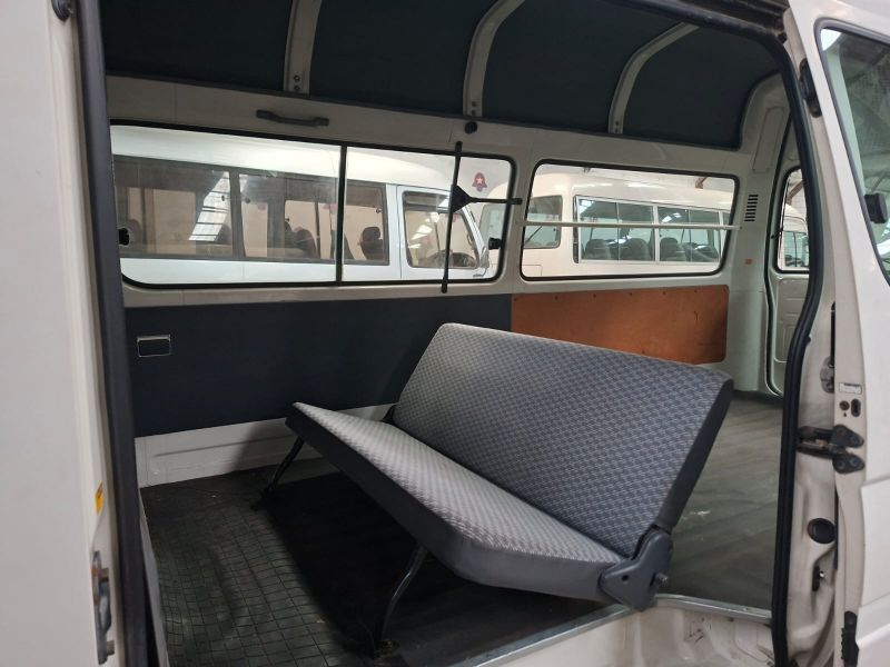  29067  TOYOTA HIACE  2004  