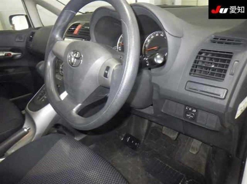  29068  TOYOTA AURIS  2011  