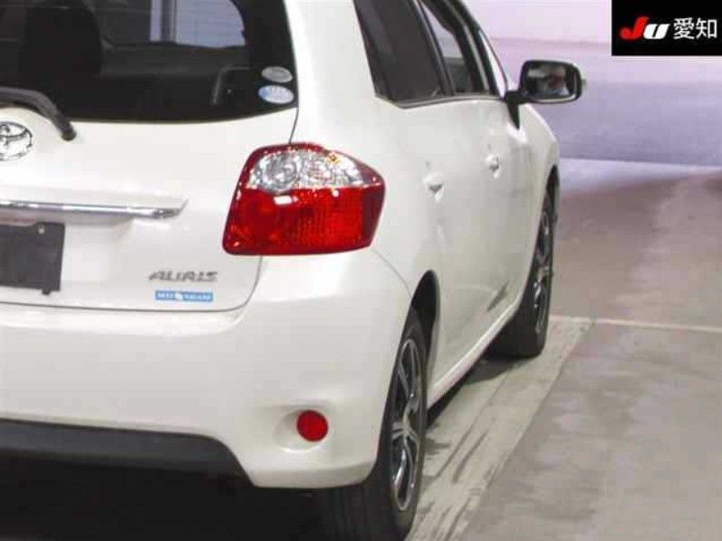  29068  TOYOTA AURIS  2011  