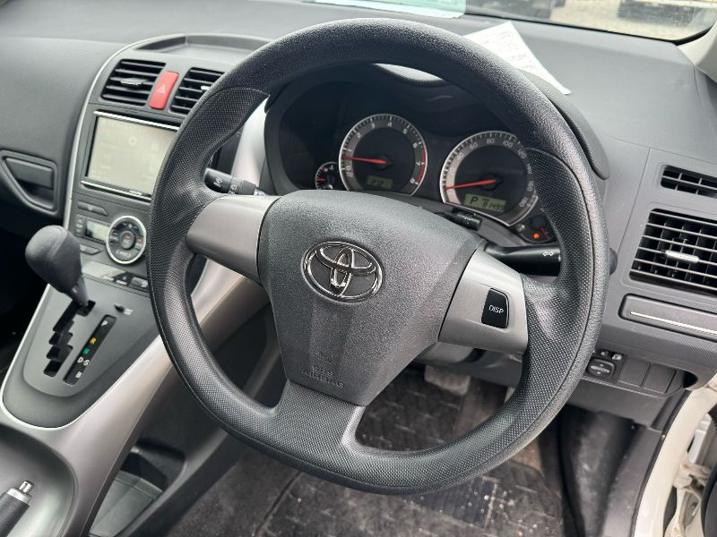  29068  TOYOTA AURIS  2011  