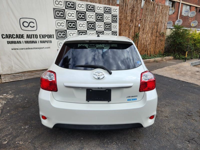 29068  TOYOTA AURIS  2011