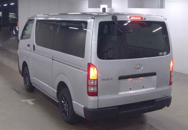  29080  TOYOTA HIACE  2016  