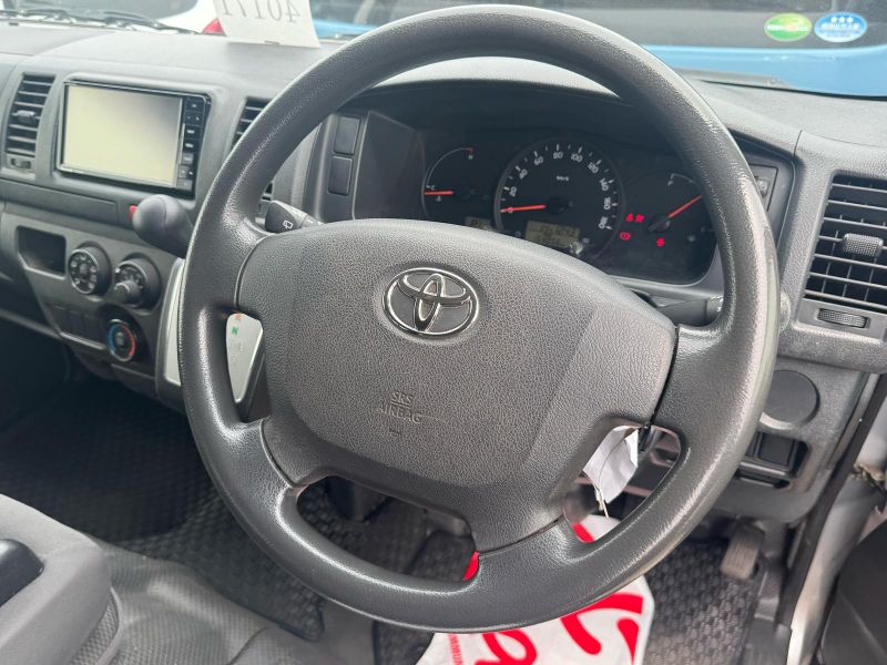  29080  TOYOTA HIACE  2016  