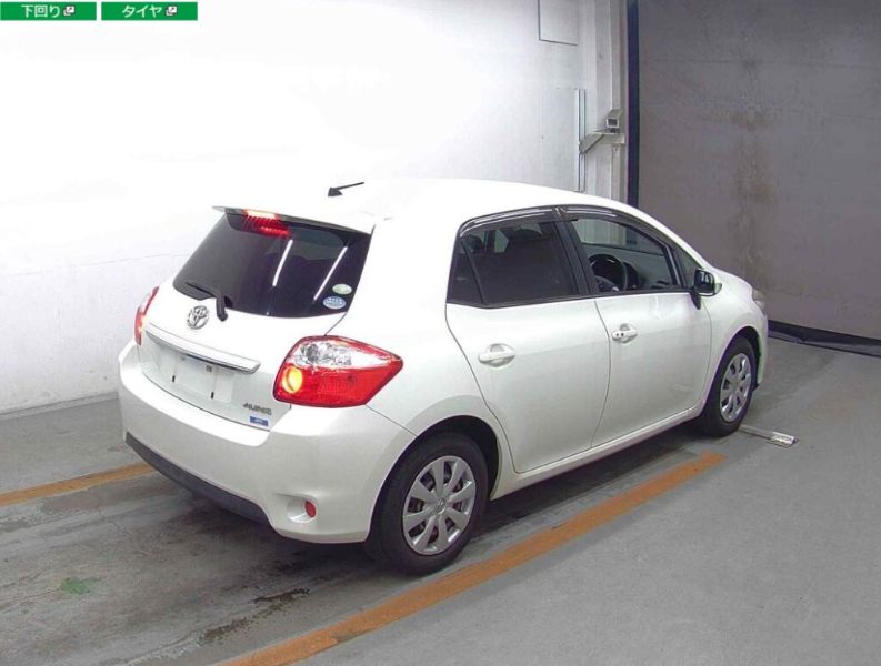  29082  TOYOTA AURIS  2010  