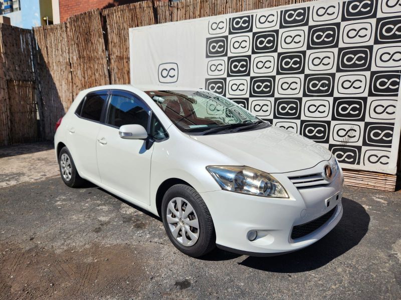 29082  TOYOTA AURIS  2010