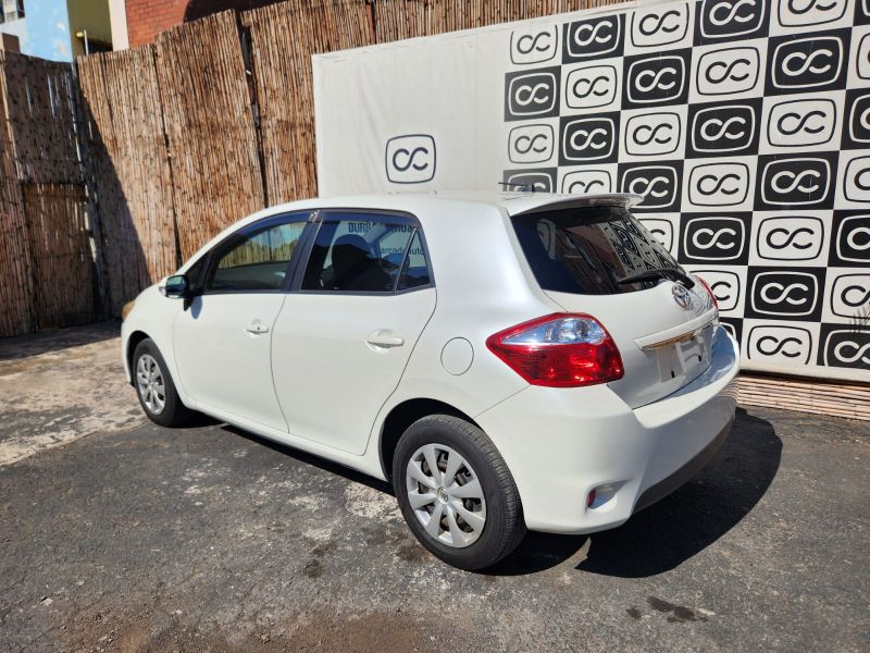 29082  TOYOTA AURIS  2010