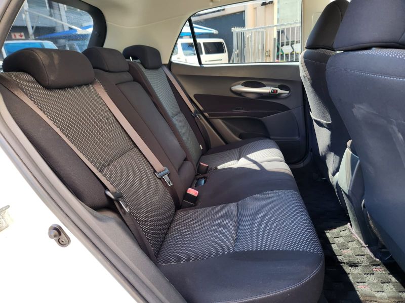 29082  TOYOTA AURIS  2010