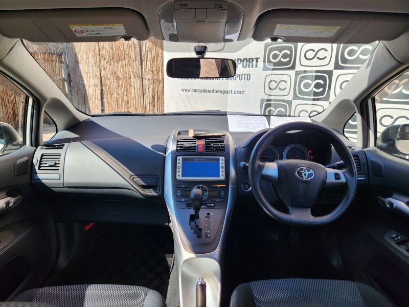 29082  TOYOTA AURIS  2010